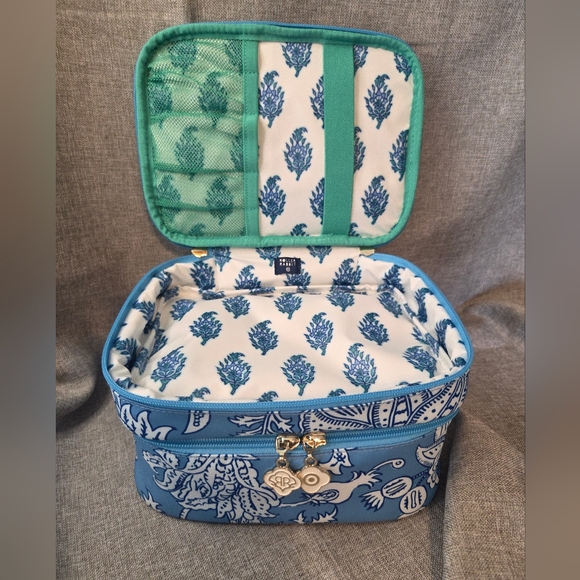 Roller Rabbit X Target Train Case - Picture 3 of 7